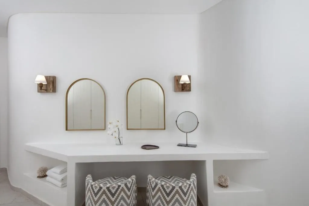 ANANTARA SANTORINI ABU DHABI RETREAT
