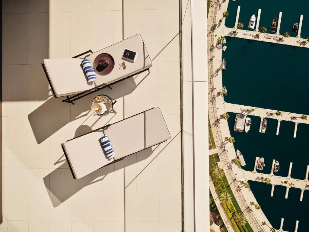 THE LANA DORCHESTER COLLECTION
