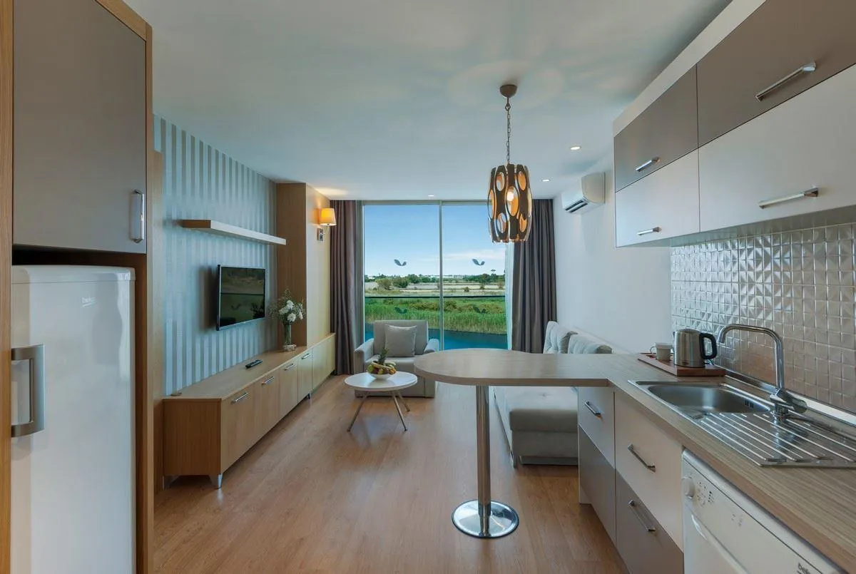 ASKA LARA RIVER SUITE