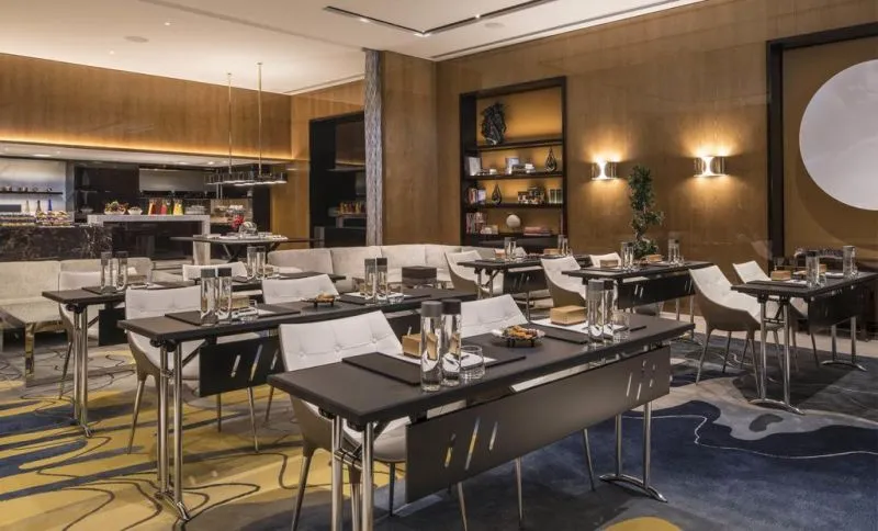 FOUR SEASONS DUBAI INTERNATIONAL FINANCIAL CENTRE