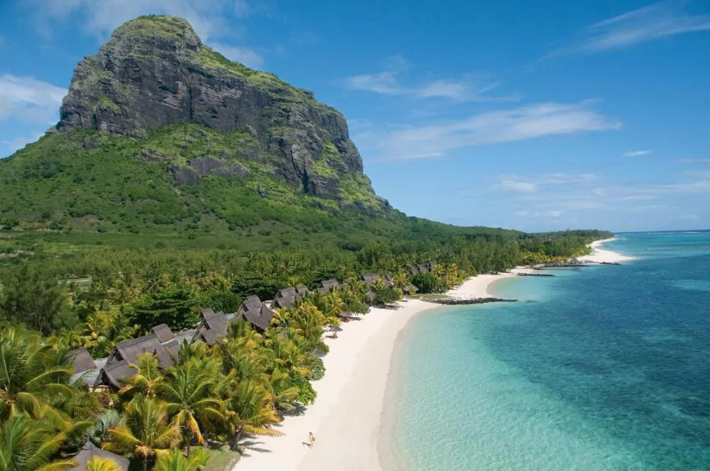 PARADIS BEACHCOMBER GOLF RESORT & SPA