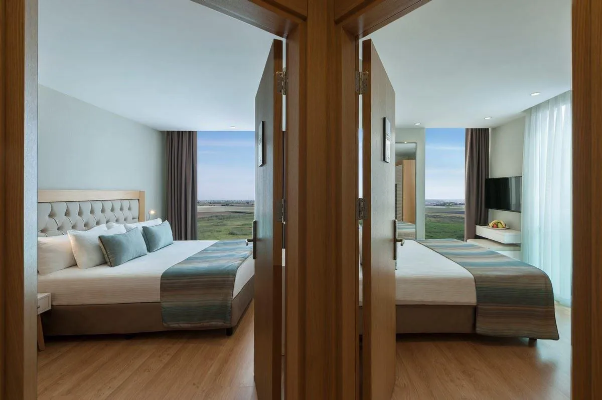 ASKA LARA RIVER SUITE