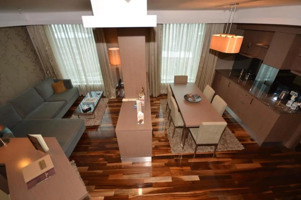 AVANTGARDE LEVENT