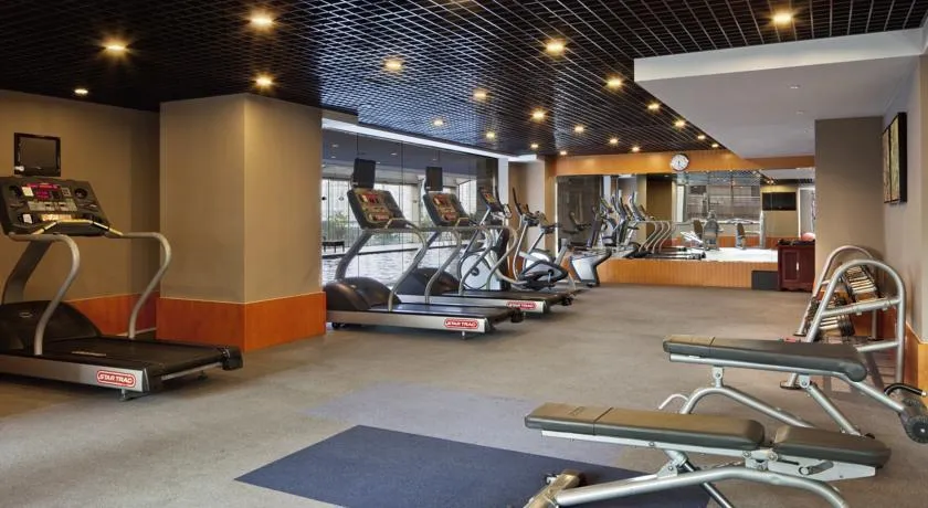 CROWNE PLAZA CENTURY PARK