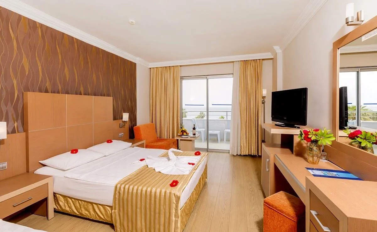 HOLIDAY GARDEN RESORT