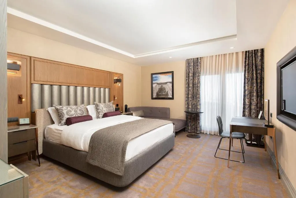 ALMIRA HOTEL