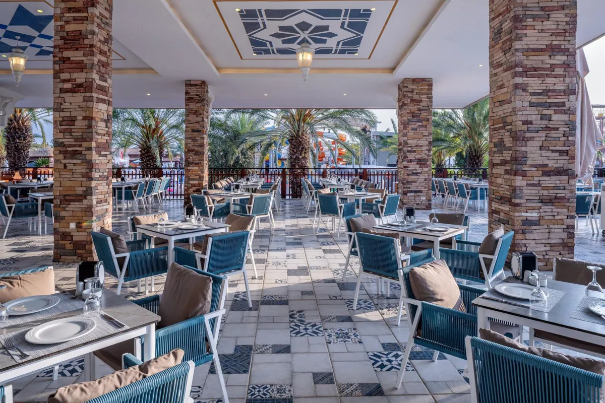 QUATTRO BEACH RESORT & SPA