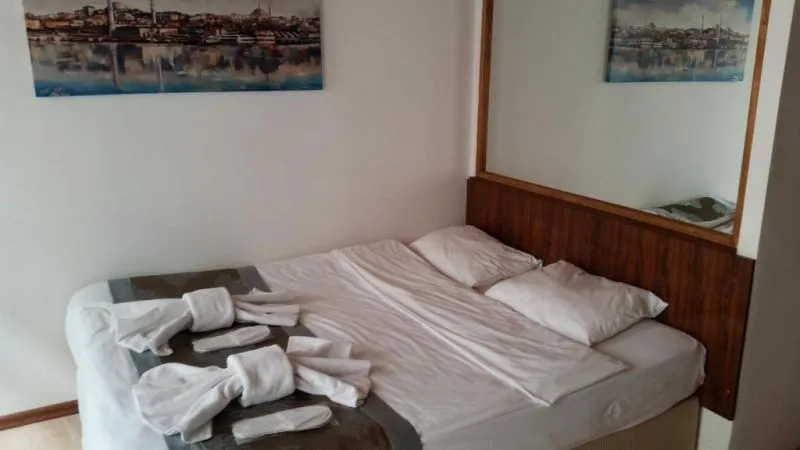 NEW PERA SUITES