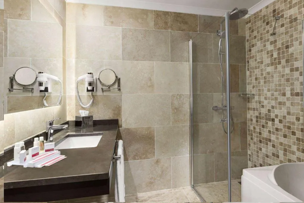 RAMADA HOTEL & SUITES MERTER