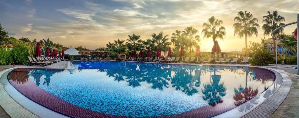 JUSTINIANO DELUXE RESORT