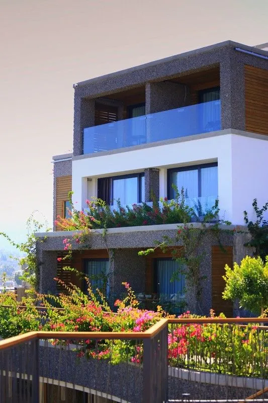 COSTA FARILYA