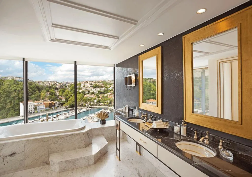 THE GRAND TARABYA