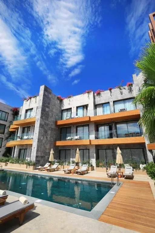 MARE DELUXE RESIDENCES & VILLAS