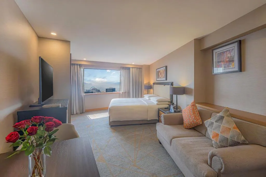 THE GALLERIA RESIDENCE HYATT REGENCY