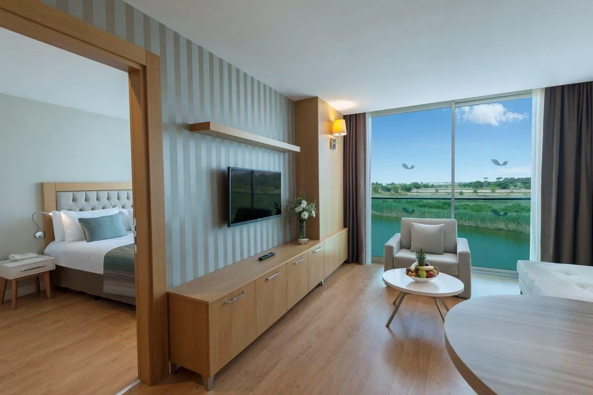 ASKA LARA RIVER SUITE