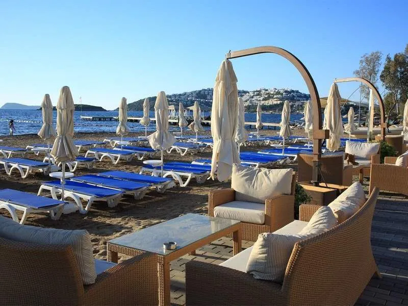 SUNDANCE SUITES HOTEL