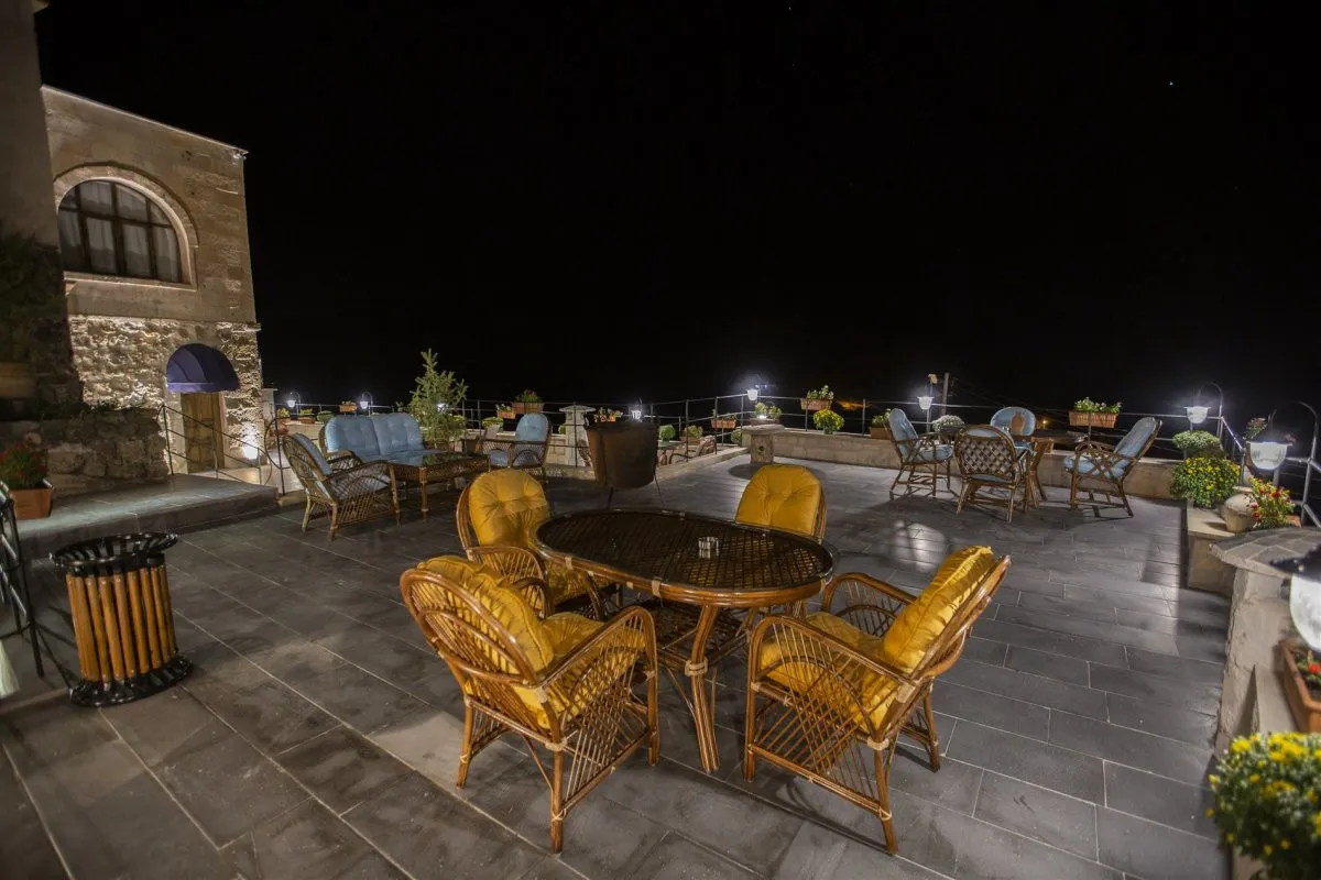 LAVENDER CAVE HOTEL