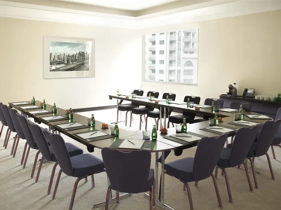 RADISSON BLU RESIDENCE DUBAI MARINA
