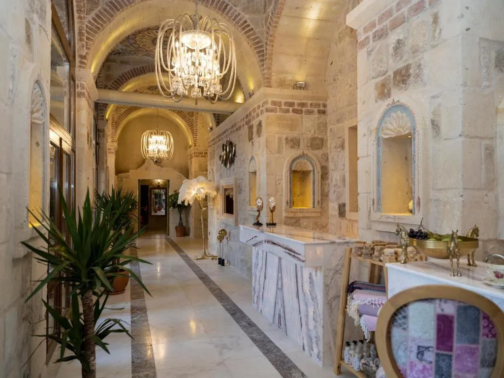 ELIKA CAVE SUITES