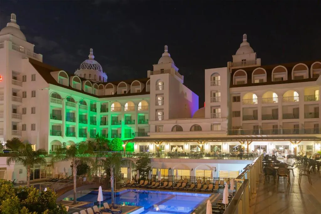 SIDE CROWN SERENITY HOTEL