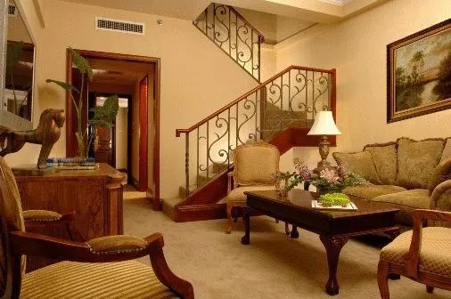 HOWARD JOHNSON REGAL COURT