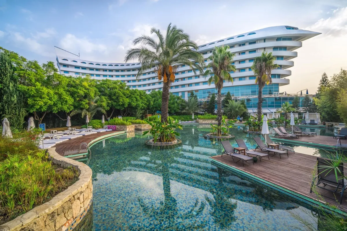 CONCORDE DE LUXE RESORT