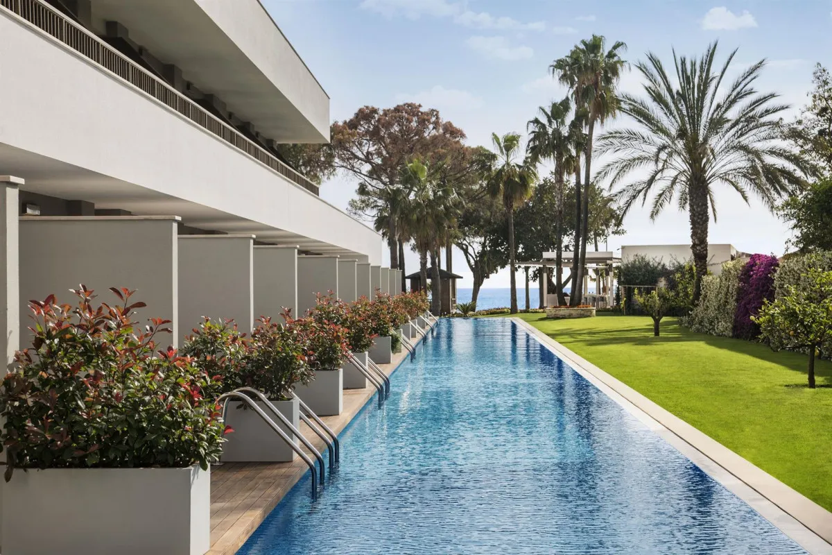 ACANTHUS CENNET BARUT COLLECTION