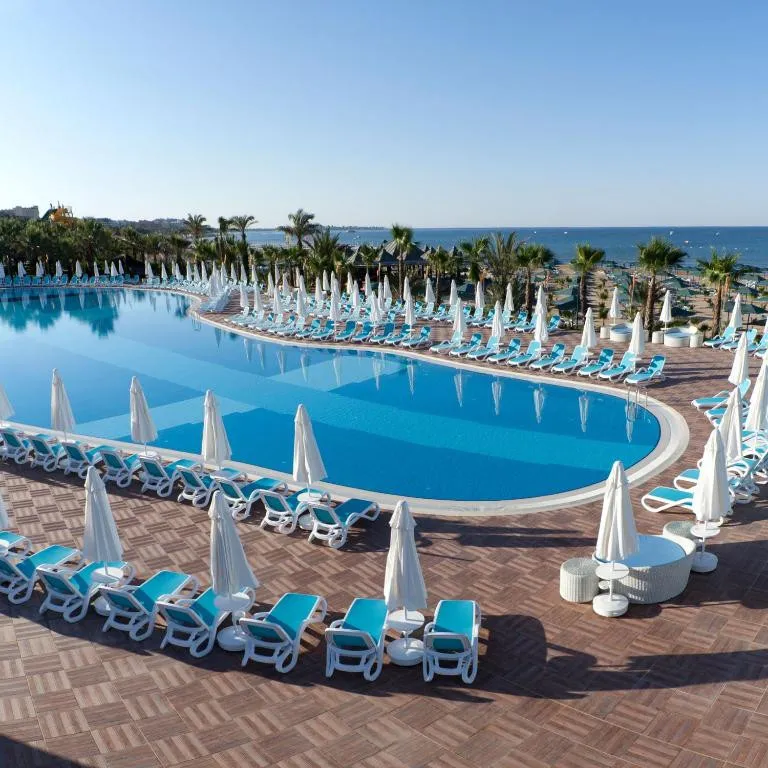 PALOMA OCEANA RESORT