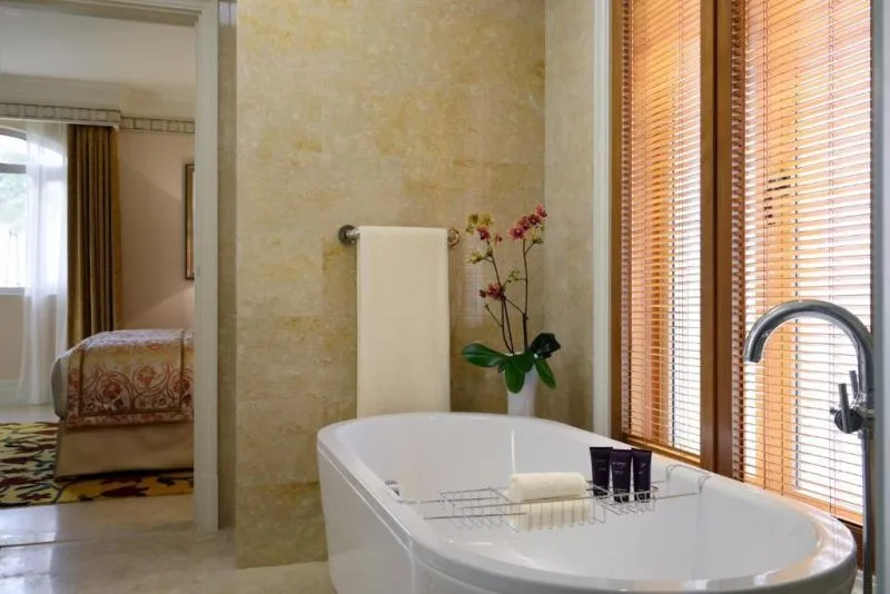 THE RITZ-CARLTON ABU DHABI GRAND CANAL