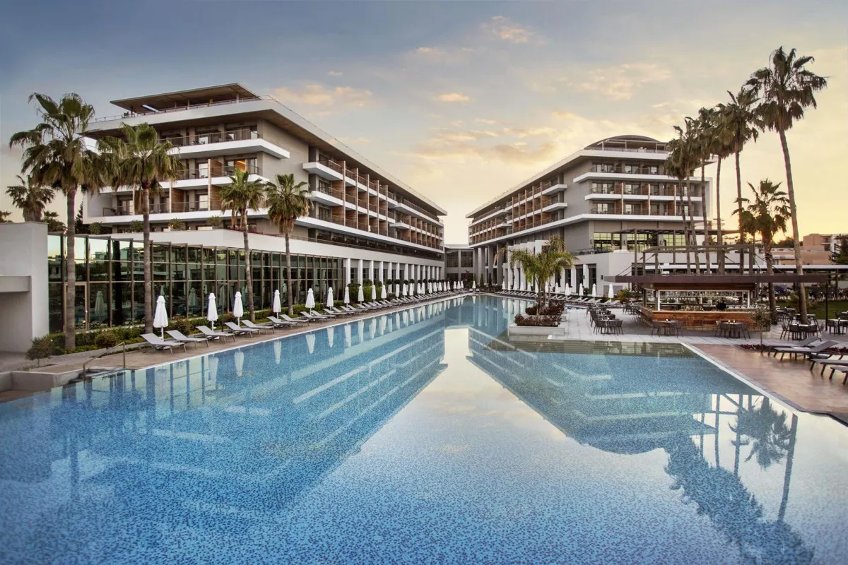 ACANTHUS CENNET BARUT COLLECTION