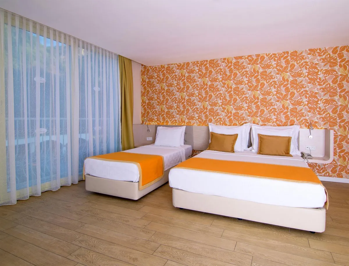MIRAGE WORLD