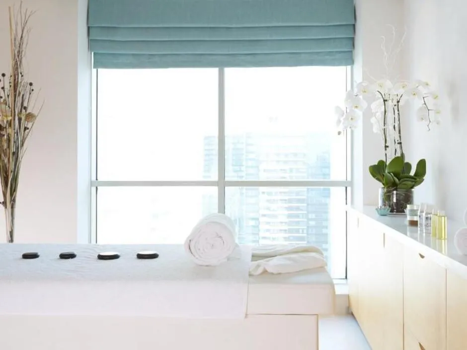 PULLMAN DUBAI JUMEIRAH LAKES TOWERS