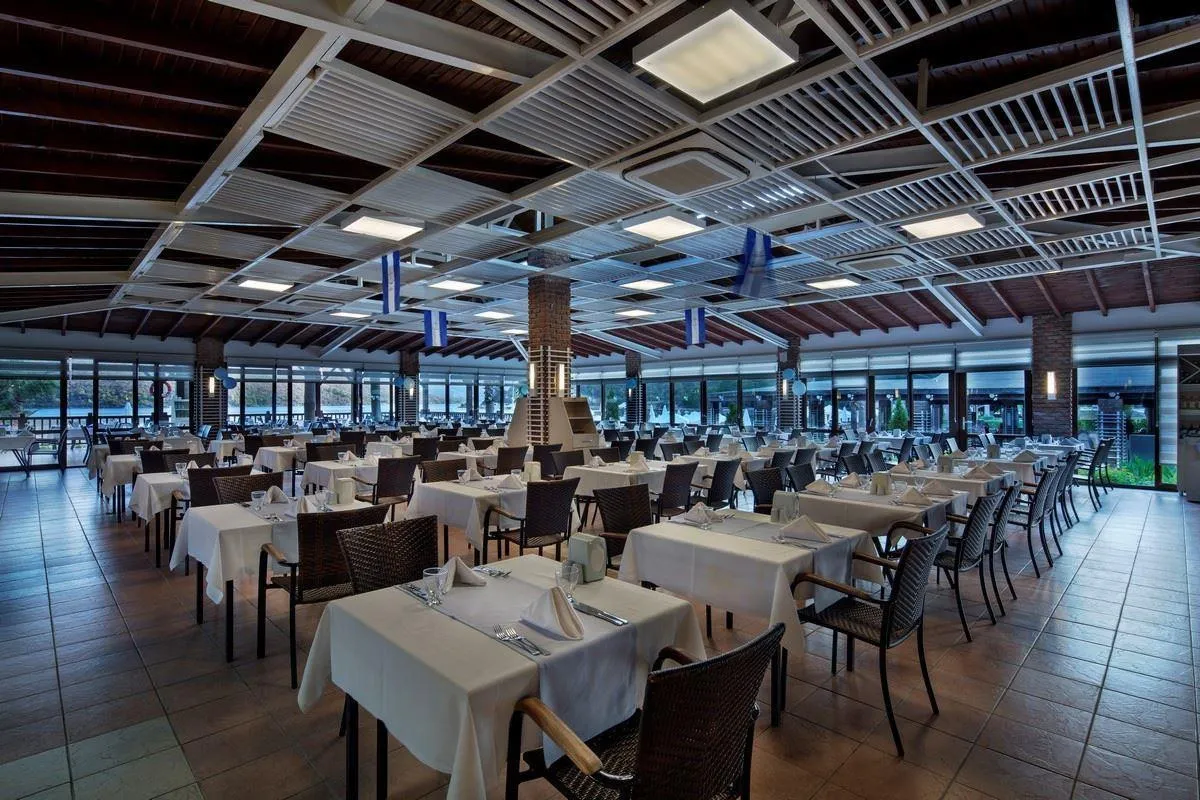 GREEN BAY RESORT (EX. CRYSTAL GREEN BAY RESORT & SPA)