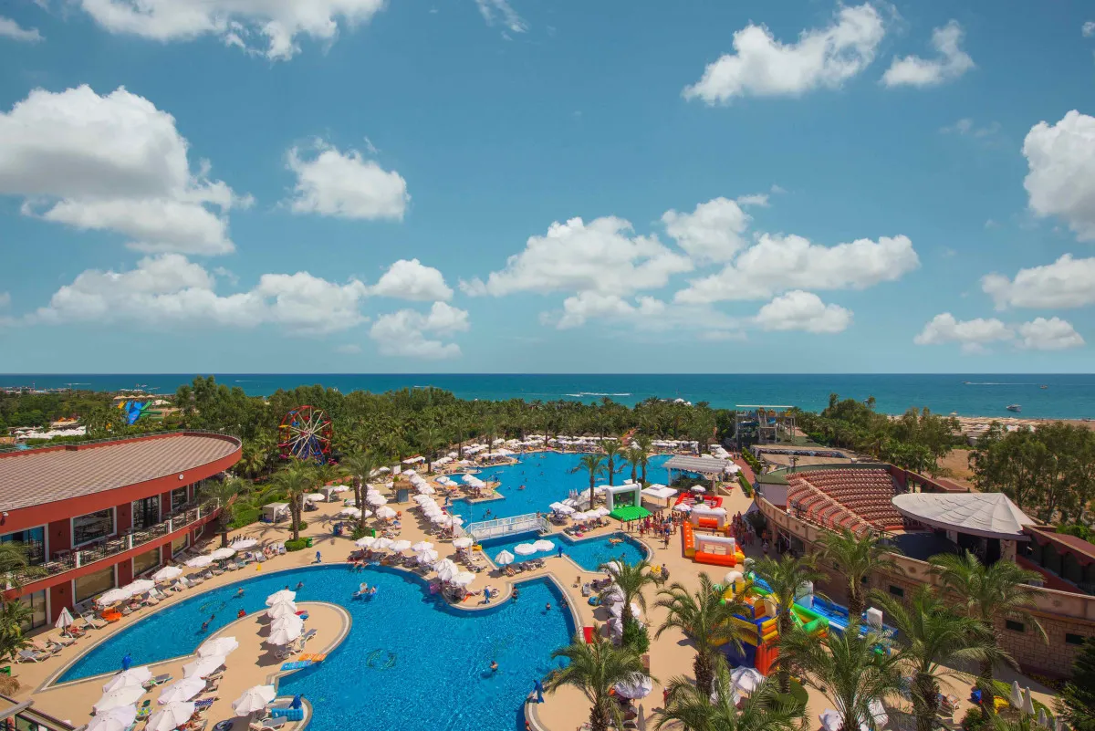 DELPHIN PALACE DELUXE COLLECTION