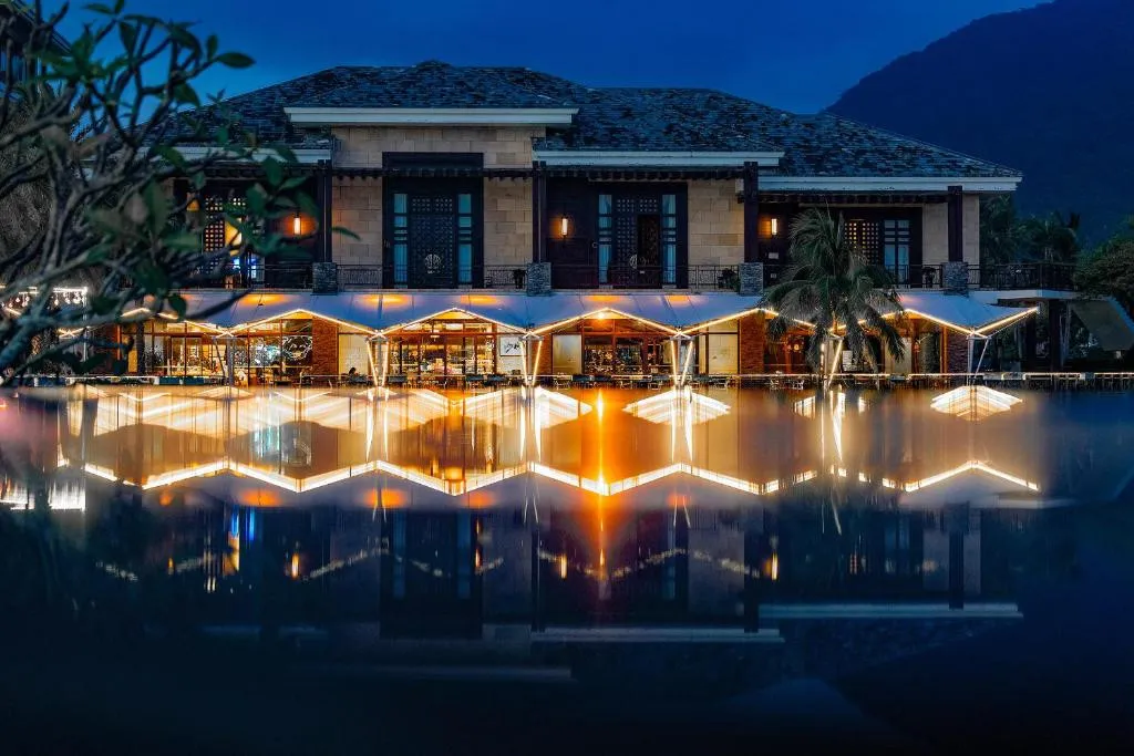 GRAND METROPARK RESORT YALONG BAY