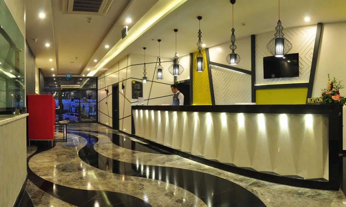 CAMPUS HILL HOTEL