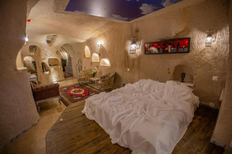 KARLIK CAVE SUITE
