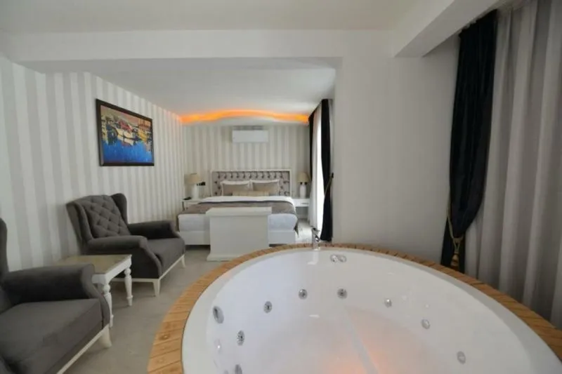 SALONIKA SUITES