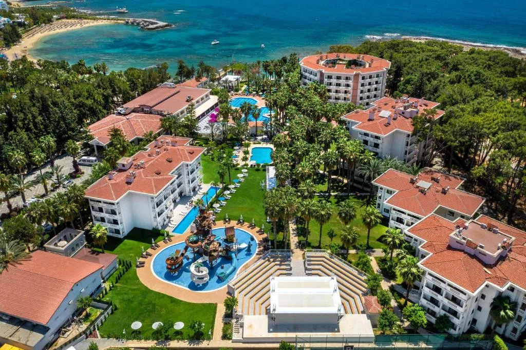 UTOPIA RESORT & RESIDENCE (EX. ALARA PARK HOTEL)