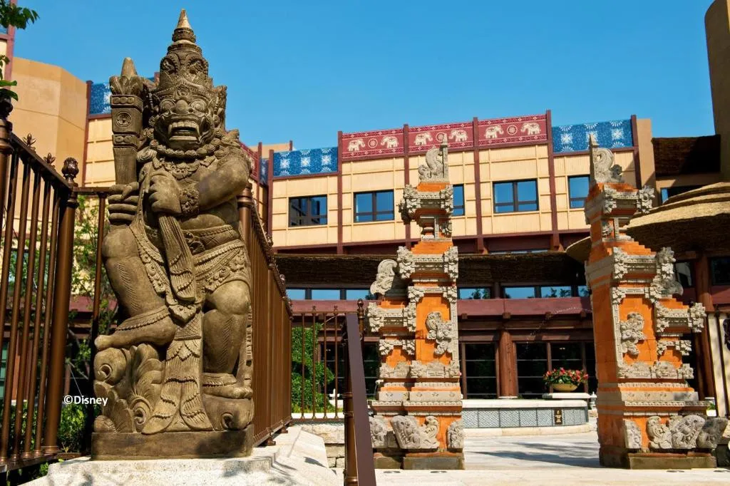 DISNEY EXPLORERS LODGE