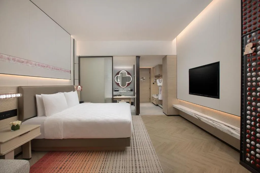 HUALUXE SANYA YALONG BAY RESORT