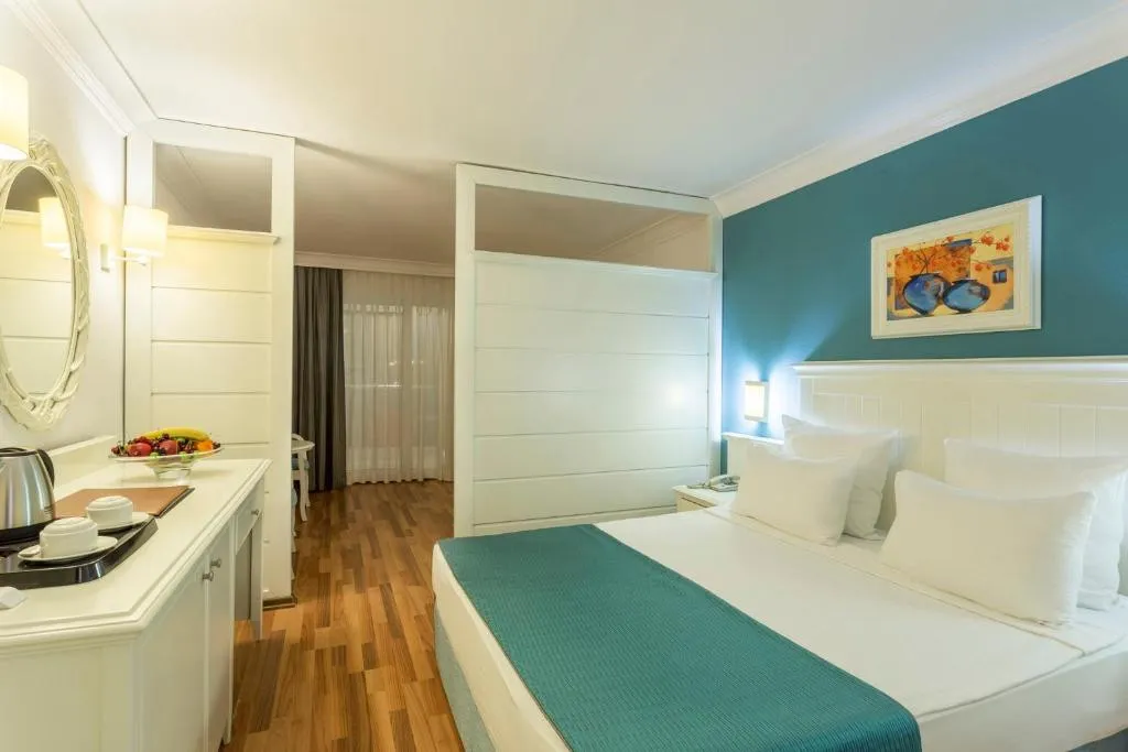 TERRACE BEACH RESORT