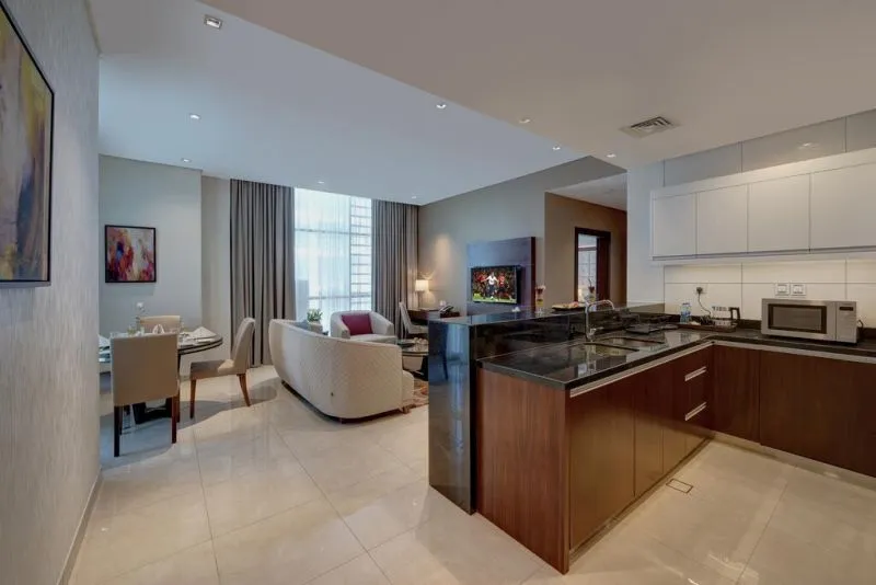 ROYAL CONTINENTAL SUITES BUSINESS BAY