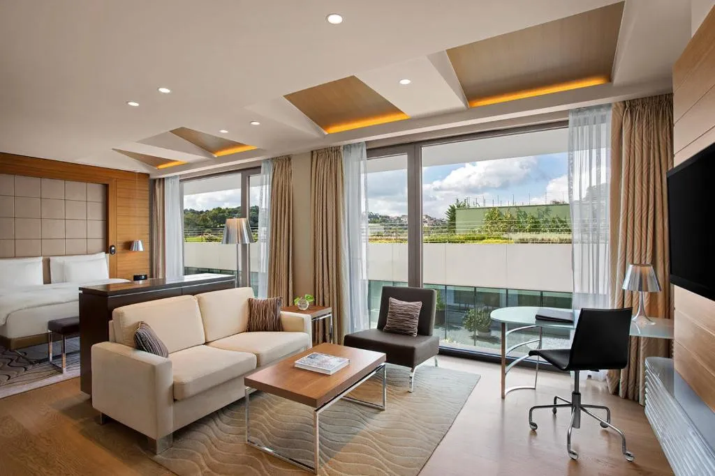 THE GRAND TARABYA