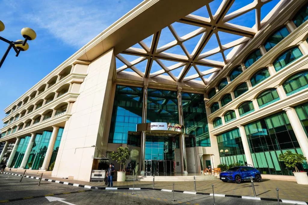 MOVENPICK GRAND AL BUSTAN DUBAI (EX. RODA AL BUSTAN)
