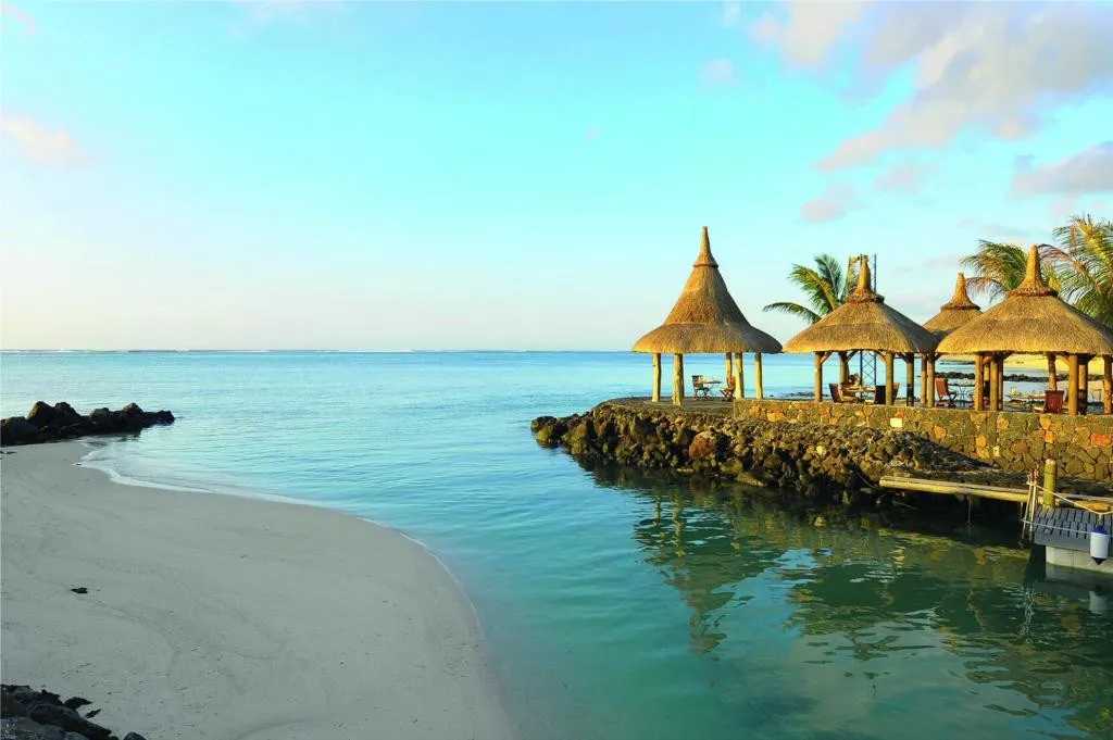 PARADIS BEACHCOMBER GOLF RESORT & SPA