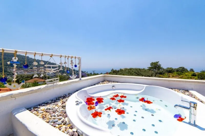 MANDARIN & MANGO BOUTIQUE HOTEL