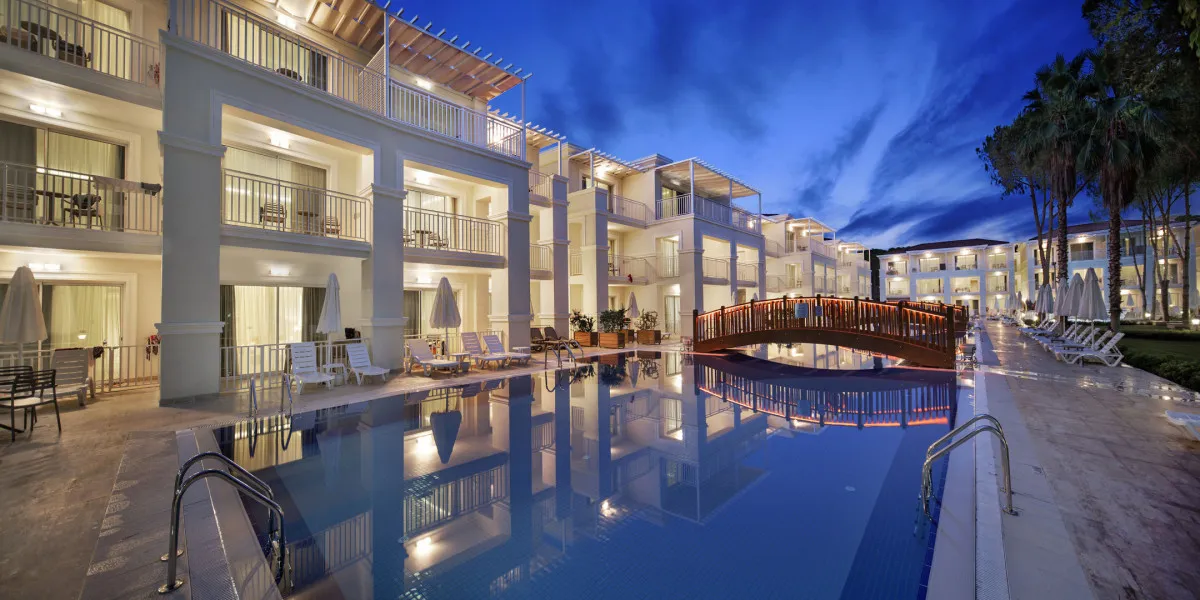 BELLIS DELUXE LAGOON & VILLAS