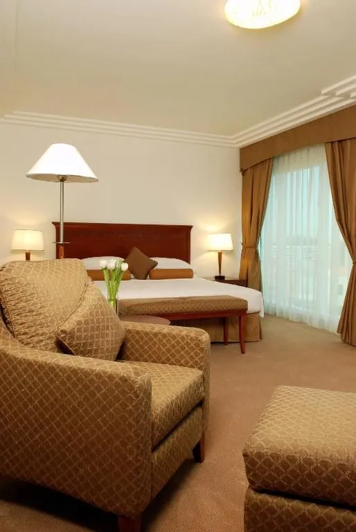 GRAND HYATT RESIDENCE