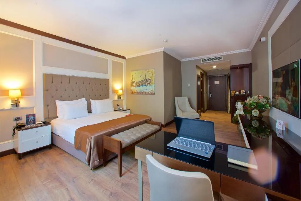 RAMADA HOTEL & SUITES MERTER